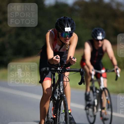 01.09.2024 - 17. Tribühne Triathlon H.Heesch http://msf.ph/oto/6944961 01.09.2024 11:38:36 Radfahren 318, 455, 511 meine-sportfotos.de