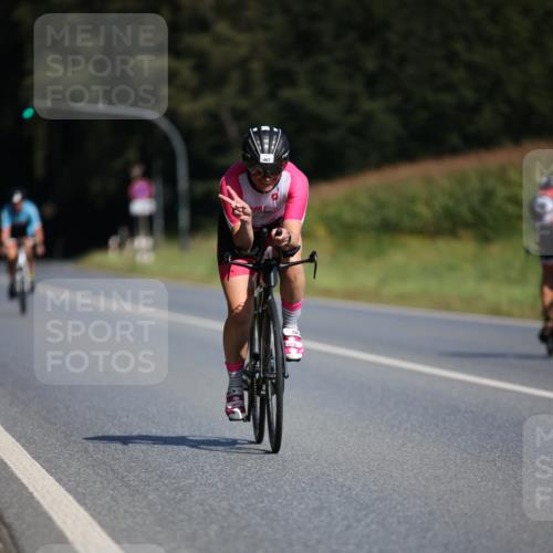 01.09.2024 - 17. Tribühne Triathlon H.Heesch http://msf.ph/oto/6944988 01.09.2024 11:42:22 Radfahren 421, 467, 477, 488, 509 meine-sportfotos.de