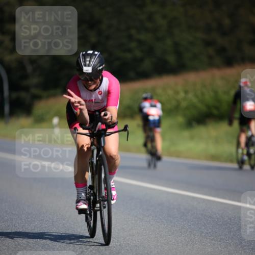 01.09.2024 - 17. Tribühne Triathlon H.Heesch http://msf.ph/oto/6945003 01.09.2024 11:42:23 Radfahren 60, 421, 467, 477, 488, 509, 512, 555 meine-sportfotos.de