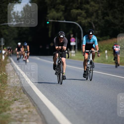 01.09.2024 - 17. Tribühne Triathlon H.Heesch http://msf.ph/oto/6945020 01.09.2024 11:42:24 Radfahren 60, 421, 467, 477, 488, 509, 512, 555 meine-sportfotos.de