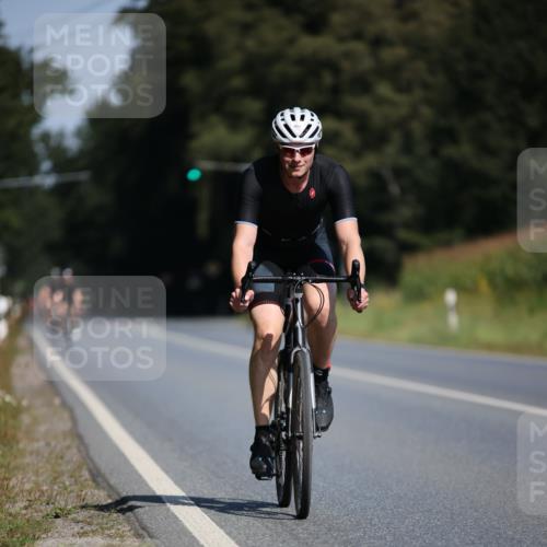 01.09.2024 - 17. Tribühne Triathlon H.Heesch http://msf.ph/oto/6945092 01.09.2024 11:42:32 Radfahren 60, 499, 504, 512, 555 meine-sportfotos.de