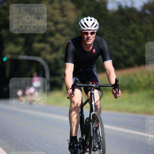 01.09.2024 - 17. Tribühne Triathlon H.Heesch http://msf.ph/oto/6945108 01.09.2024 11:42:33 Radfahren 60, 499, 500, 504, 512, 555 meine-sportfotos.de