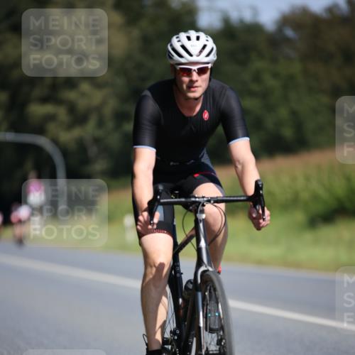 01.09.2024 - 17. Tribühne Triathlon H.Heesch http://msf.ph/oto/6945111 01.09.2024 11:42:33 Radfahren 60, 499, 500, 504, 512, 555 meine-sportfotos.de