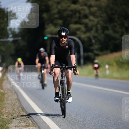 01.09.2024 - 17. Tribühne Triathlon H.Heesch http://msf.ph/oto/6945116 01.09.2024 11:42:39 Radfahren 427, 478, 499, 500, 504, 551 meine-sportfotos.de