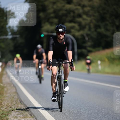 01.09.2024 - 17. Tribühne Triathlon H.Heesch http://msf.ph/oto/6945120 01.09.2024 11:42:39 Radfahren 427, 478, 499, 500, 504, 551 meine-sportfotos.de