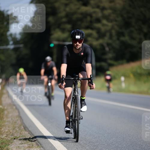 01.09.2024 - 17. Tribühne Triathlon H.Heesch http://msf.ph/oto/6945123 01.09.2024 11:42:39 Radfahren 427, 478, 499, 500, 504, 551 meine-sportfotos.de