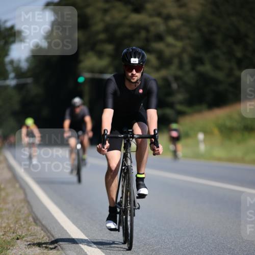 01.09.2024 - 17. Tribühne Triathlon H.Heesch http://msf.ph/oto/6945126 01.09.2024 11:42:39 Radfahren 427, 478, 499, 500, 504, 551 meine-sportfotos.de