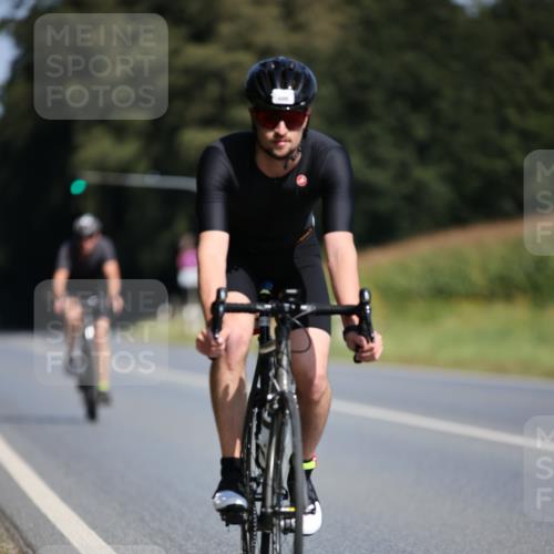 01.09.2024 - 17. Tribühne Triathlon H.Heesch http://msf.ph/oto/6945139 01.09.2024 11:42:40 Radfahren 427, 478, 499, 500, 504, 551 meine-sportfotos.de