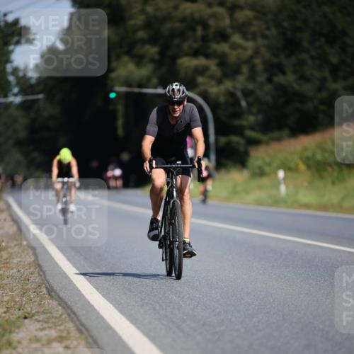 01.09.2024 - 17. Tribühne Triathlon H.Heesch http://msf.ph/oto/6945141 01.09.2024 11:42:41 Radfahren 427, 478, 499, 500, 504, 551 meine-sportfotos.de