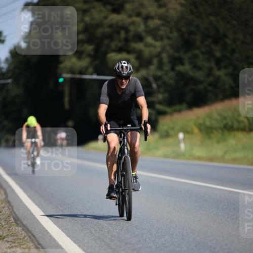 01.09.2024 - 17. Tribühne Triathlon H.Heesch http://msf.ph/oto/6945153 01.09.2024 11:42:41 Radfahren 427, 478, 499, 500, 504, 551 meine-sportfotos.de