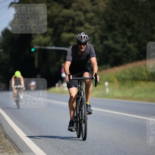 01.09.2024 - 17. Tribühne Triathlon H.Heesch http://msf.ph/oto/6945160 01.09.2024 11:42:42 Radfahren 427, 478, 499, 500, 504, 551 meine-sportfotos.de