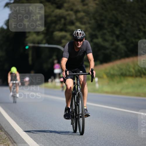 01.09.2024 - 17. Tribühne Triathlon H.Heesch http://msf.ph/oto/6945163 01.09.2024 11:42:42 Radfahren 427, 478, 499, 500, 504, 551 meine-sportfotos.de
