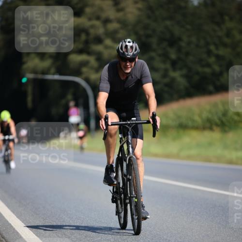 01.09.2024 - 17. Tribühne Triathlon H.Heesch http://msf.ph/oto/6945170 01.09.2024 11:42:42 Radfahren 427, 478, 499, 500, 504, 551 meine-sportfotos.de
