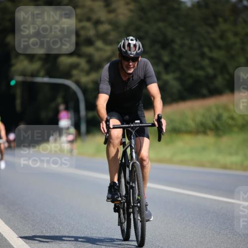 01.09.2024 - 17. Tribühne Triathlon H.Heesch http://msf.ph/oto/6945173 01.09.2024 11:42:42 Radfahren 427, 478, 499, 500, 504, 551 meine-sportfotos.de