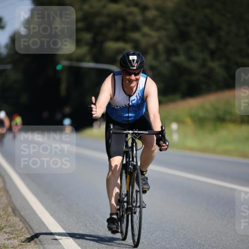 01.09.2024 - 17. Tribühne Triathlon H.Heesch http://msf.ph/oto/6945207 01.09.2024 11:46:00 Radfahren 332, 561 meine-sportfotos.de