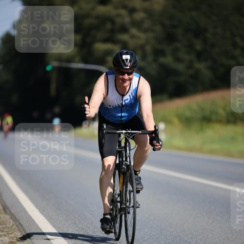 01.09.2024 - 17. Tribühne Triathlon H.Heesch http://msf.ph/oto/6945209 01.09.2024 11:46:00 Radfahren 332, 561 meine-sportfotos.de