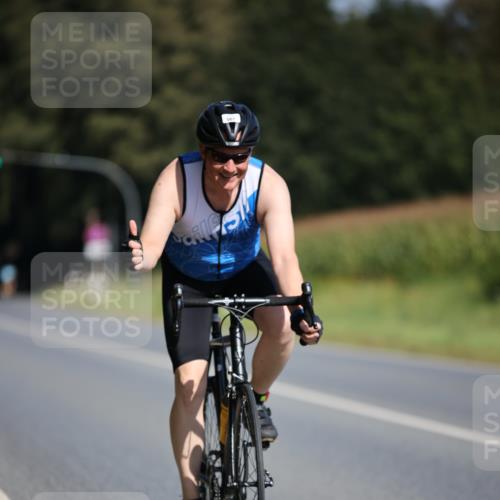 01.09.2024 - 17. Tribühne Triathlon H.Heesch http://msf.ph/oto/6945220 01.09.2024 11:46:00 Radfahren 332, 561 meine-sportfotos.de