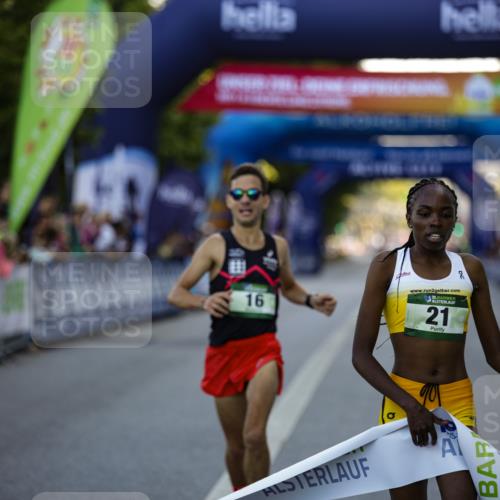 01.09.2024 - BARMER Alsterlauf Kathrin Stürmer Photography http://msf.ph/oto/6969078 01.09.2024 09:31:31 Ziel 2492, 2626, 2951, 3481, 4168, 4450, 4458, 4675, 4834, 5274, 8217, 16, 21, 8078 meine-sportfotos.de