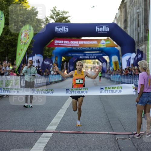 01.09.2024 - BARMER Alsterlauf Kathrin Stürmer Photography http://msf.ph/oto/6969388 01.09.2024 09:29:44 Ziel 3615, 4463, 4521, 4797, 4805, 4865, 5003, 5046, 5170, 8276, 2 meine-sportfotos.de
