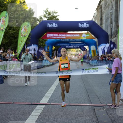 01.09.2024 - BARMER Alsterlauf Kathrin Stürmer Photography http://msf.ph/oto/6969390 01.09.2024 09:29:45 Ziel 3615, 4463, 4521, 4797, 4805, 5046, 5170, 8276, 2 meine-sportfotos.de