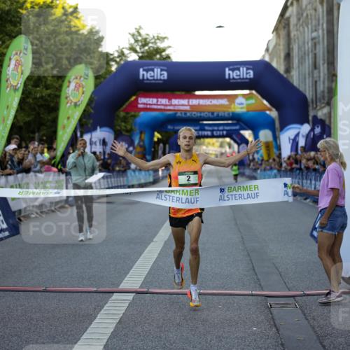 01.09.2024 - BARMER Alsterlauf Kathrin Stürmer Photography http://msf.ph/oto/6969391 01.09.2024 09:29:45 Ziel 3615, 4463, 4521, 4797, 4805, 5046, 5170, 8276, 2 meine-sportfotos.de