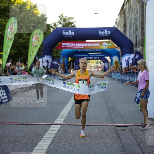 01.09.2024 - BARMER Alsterlauf Kathrin Stürmer Photography http://msf.ph/oto/6969392 01.09.2024 09:29:45 Ziel 3615, 4463, 4521, 4797, 4805, 5046, 5170, 8276, 2 meine-sportfotos.de