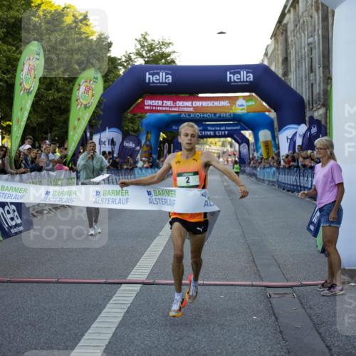 01.09.2024 - BARMER Alsterlauf Kathrin Stürmer Photography http://msf.ph/oto/6969393 01.09.2024 09:29:45 Ziel 3615, 4463, 4521, 4797, 4805, 5046, 5170, 8276, 2 meine-sportfotos.de