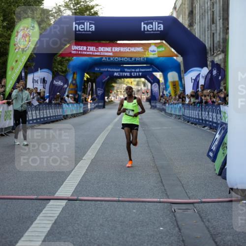 01.09.2024 - BARMER Alsterlauf Kathrin Stürmer Photography http://msf.ph/oto/6969414 01.09.2024 09:29:56 Ziel 2107, 3400, 3802, 4136, 4463, 4615, 1 meine-sportfotos.de