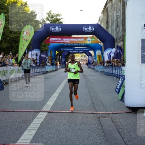 01.09.2024 - BARMER Alsterlauf Kathrin Stürmer Photography http://msf.ph/oto/6969422 01.09.2024 09:29:57 Ziel 2107, 3400, 3802, 3881, 4136, 4463, 4615, 1 meine-sportfotos.de