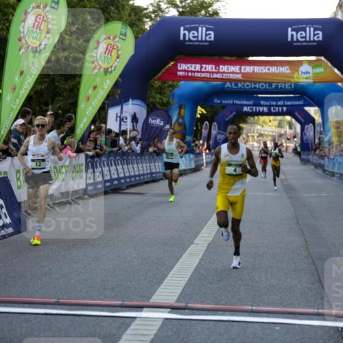 01.09.2024 - BARMER Alsterlauf Kathrin Stürmer Photography http://msf.ph/oto/6969448 01.09.2024 09:31:22 Ziel 4168, 4360, 4458, 4675, 4762, 4833, 4834, 4857, 5274, 8187, 8209, 8217, 4, 12, 16, 21, 8078 meine-sportfotos.de