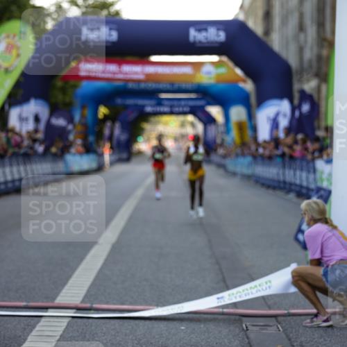 01.09.2024 - BARMER Alsterlauf Kathrin Stürmer Photography http://msf.ph/oto/6969453 01.09.2024 09:31:27 Ziel 2626, 2951, 3481, 4168, 4450, 4458, 4675, 4762, 4834, 5274, 8187, 8217, 4, 12, 16, 21, 8078 meine-sportfotos.de