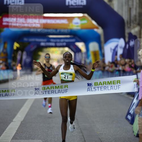 01.09.2024 - BARMER Alsterlauf Kathrin Stürmer Photography http://msf.ph/oto/6969455 01.09.2024 09:31:29 Ziel 2492, 2626, 2951, 3481, 4168, 4450, 4458, 4675, 4834, 5274, 8217, 4, 12, 16, 21, 8078 meine-sportfotos.de