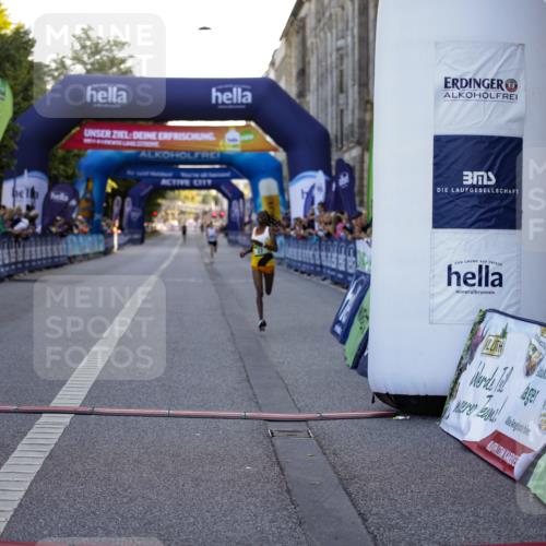 01.09.2024 - BARMER Alsterlauf Kathrin Stürmer Photography http://msf.ph/oto/6969469 01.09.2024 09:31:58 Ziel 1109, 2850, 3788, 4167, 4290, 4435, 4538, 4549, 4600, 5252, 5287, 5308, 8236, 8387, 22 meine-sportfotos.de