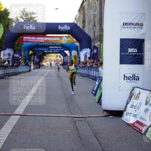 01.09.2024 - BARMER Alsterlauf Kathrin Stürmer Photography http://msf.ph/oto/6969470 01.09.2024 09:31:58 Ziel 1109, 2850, 3788, 4167, 4290, 4435, 4538, 4549, 4600, 5252, 5287, 5308, 8236, 8387, 22 meine-sportfotos.de