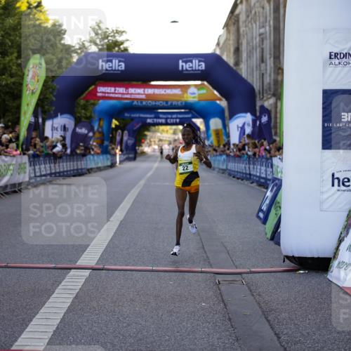 01.09.2024 - BARMER Alsterlauf Kathrin Stürmer Photography http://msf.ph/oto/6969477 01.09.2024 09:31:59 Ziel 1109, 2850, 3788, 4167, 4290, 4435, 4549, 4600, 5252, 5287, 5308, 8236, 8387, 22 meine-sportfotos.de