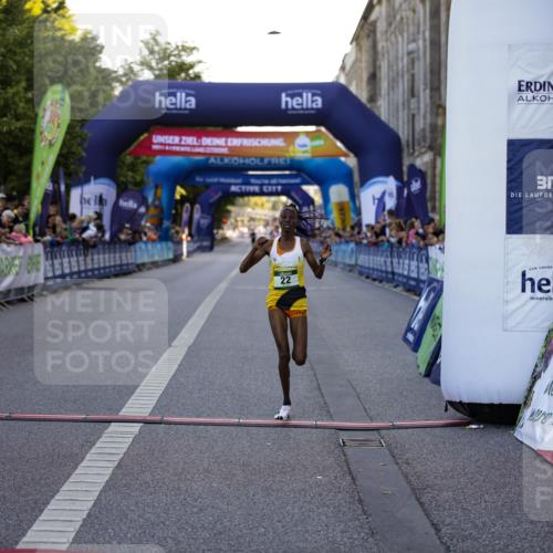 01.09.2024 - BARMER Alsterlauf Kathrin Stürmer Photography http://msf.ph/oto/6969478 01.09.2024 09:31:59 Ziel 1109, 2850, 3788, 4167, 4290, 4435, 4549, 4600, 5252, 5287, 5308, 8236, 8387, 22 meine-sportfotos.de