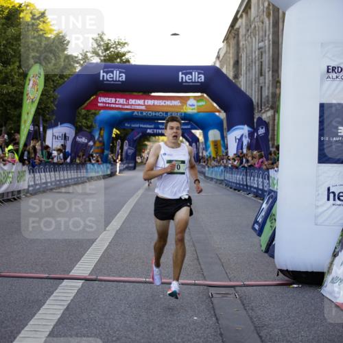 01.09.2024 - BARMER Alsterlauf Kathrin Stürmer Photography http://msf.ph/oto/6969490 01.09.2024 09:33:08 Ziel 2017, 2257, 2422, 2424, 2971, 3273, 3466, 3495, 3733, 3825, 3919, 4174, 4221, 4310, 4407, 4685, 4831, 4859, 4987, 5006, 5009, 5197, 8094, 8145, 8264, 8266, 8280, 10, 4373 meine-sportfotos.de