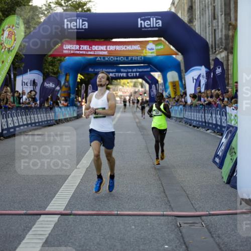 01.09.2024 - BARMER Alsterlauf Kathrin Stürmer Photography http://msf.ph/oto/6969507 01.09.2024 09:33:26 Ziel 2021, 2407, 3806, 3814, 3899, 4040, 4377, 4747, 4772, 4987, 5006, 5009, 8280, 32, 4372 meine-sportfotos.de
