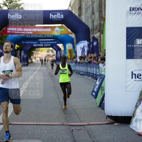 01.09.2024 - BARMER Alsterlauf Kathrin Stürmer Photography http://msf.ph/oto/6969512 01.09.2024 09:33:27 Ziel 2021, 2407, 3806, 3814, 3899, 4040, 4377, 4747, 4772, 4987, 5009, 8280, 32, 4372 meine-sportfotos.de