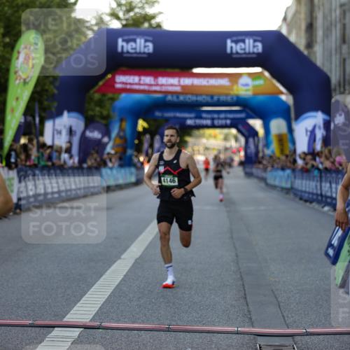 01.09.2024 - BARMER Alsterlauf Kathrin Stürmer Photography http://msf.ph/oto/6969554 01.09.2024 09:34:49 Ziel 2043, 2279, 2495, 2528, 2861, 2926, 3225, 3941, 4180, 4326, 4400, 4408, 4776, 4796, 4811, 4839, 5005, 5024, 5203, 27, 28, 3608, 4146, 5275, 8170 meine-sportfotos.de