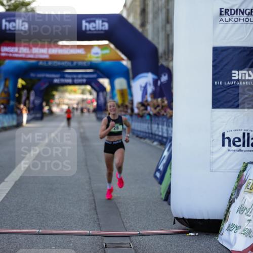 01.09.2024 - BARMER Alsterlauf Kathrin Stürmer Photography http://msf.ph/oto/6969555 01.09.2024 09:34:54 Ziel 2043, 2279, 2495, 2528, 2926, 3150, 3193, 3225, 4326, 4400, 4776, 4796, 4811, 4839, 4948, 4968, 5024, 5203, 27, 28, 4146, 5275 meine-sportfotos.de