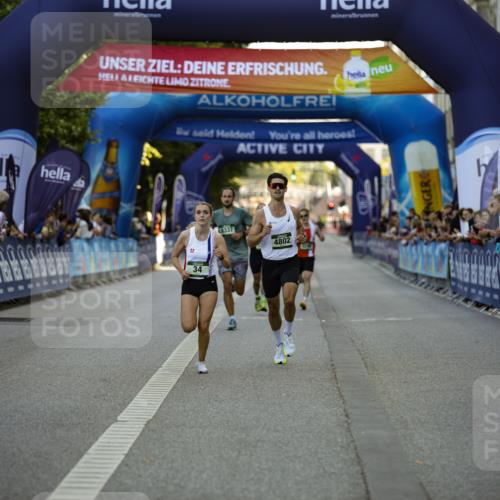 01.09.2024 - BARMER Alsterlauf Kathrin Stürmer Photography http://msf.ph/oto/6969564 01.09.2024 09:35:20 Ziel 2110, 2406, 2487, 2702, 2756, 2903, 3382, 3411, 3576, 3606, 3848, 4020, 4281, 4323, 4569, 4677, 4800, 4838, 5080, 5196, 8091, 8162, 8233, 8332, 8370, 34, 3298, 3318, 4802, 8337 meine-sportfotos.de