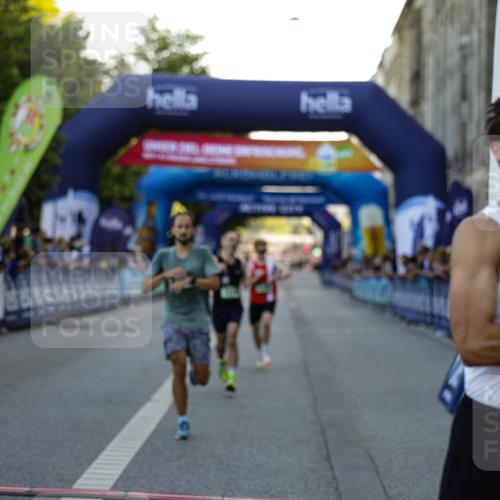 01.09.2024 - BARMER Alsterlauf Kathrin Stürmer Photography http://msf.ph/oto/6969569 01.09.2024 09:35:24 Ziel 2110, 2406, 2487, 2702, 2847, 2903, 3244, 3378, 3382, 3606, 3848, 4020, 4281, 4569, 4677, 4800, 4838, 5196, 8162, 8233, 8332, 8370, 34, 3298, 3318, 4802, 8337 meine-sportfotos.de