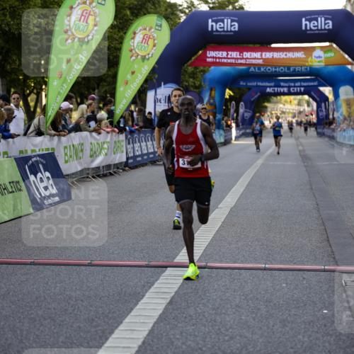 01.09.2024 - BARMER Alsterlauf Kathrin Stürmer Photography http://msf.ph/oto/6969573 01.09.2024 09:35:40 Ziel 2440, 2847, 2882, 3073, 3087, 3244, 3378, 3459, 3939, 4617, 4877, 2524, 3180, 3571, 3683, 4752 meine-sportfotos.de
