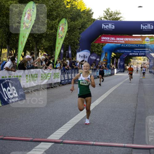 01.09.2024 - BARMER Alsterlauf Kathrin Stürmer Photography http://msf.ph/oto/6969603 01.09.2024 09:37:37 Ziel 2207, 2504, 2613, 3198, 3322, 3446, 3473, 3560, 3629, 3640, 3810, 4119, 4545, 4595, 4848, 4861, 5015, 5168, 8169, 8176, 8205, 8228, 8306, 3177, 3356, 4250, 4624, 5047 meine-sportfotos.de
