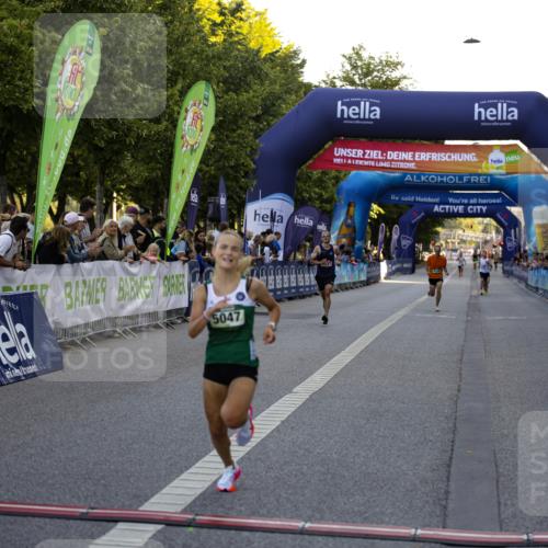 01.09.2024 - BARMER Alsterlauf Kathrin Stürmer Photography http://msf.ph/oto/6969605 01.09.2024 09:37:37 Ziel 2207, 2504, 2613, 3198, 3322, 3446, 3473, 3560, 3629, 3640, 3810, 4119, 4545, 4595, 4848, 4861, 5015, 5168, 8169, 8176, 8205, 8228, 8306, 3177, 3356, 4250, 4624, 5047 meine-sportfotos.de