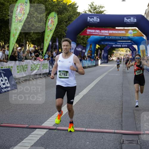 01.09.2024 - BARMER Alsterlauf Kathrin Stürmer Photography http://msf.ph/oto/6969619 01.09.2024 09:37:49 Ziel 2168, 2276, 2470, 2504, 2581, 2613, 3629, 3640, 3710, 3810, 3891, 4119, 4337, 4370, 4374, 4415, 4416, 4545, 4595, 4622, 4848, 4861, 4935, 5015, 5191, 8040, 8169, 8205, 8250, 8293, 8306, 2787, 3095, 4250, 4792 meine-sportfotos.de