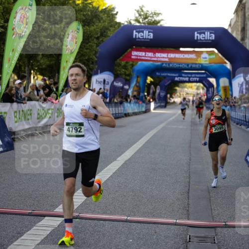 01.09.2024 - BARMER Alsterlauf Kathrin Stürmer Photography http://msf.ph/oto/6969620 01.09.2024 09:37:49 Ziel 2168, 2276, 2470, 2504, 2581, 2613, 3629, 3640, 3710, 3810, 3891, 4119, 4337, 4370, 4374, 4415, 4416, 4545, 4595, 4622, 4848, 4861, 4935, 5015, 5191, 8040, 8169, 8205, 8250, 8293, 8306, 2787, 3095, 4250, 4792 meine-sportfotos.de