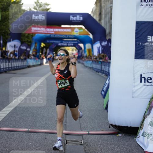01.09.2024 - BARMER Alsterlauf Kathrin Stürmer Photography http://msf.ph/oto/6969624 01.09.2024 09:37:50 Ziel 2168, 2276, 2336, 2470, 2581, 2613, 3629, 3640, 3710, 3810, 3891, 4119, 4337, 4370, 4374, 4415, 4416, 4545, 4595, 4622, 4848, 4861, 4935, 5015, 5191, 8040, 8169, 8205, 8250, 8293, 8306, 2787, 3095, 4250, 4792, 5178 meine-sportfotos.de
