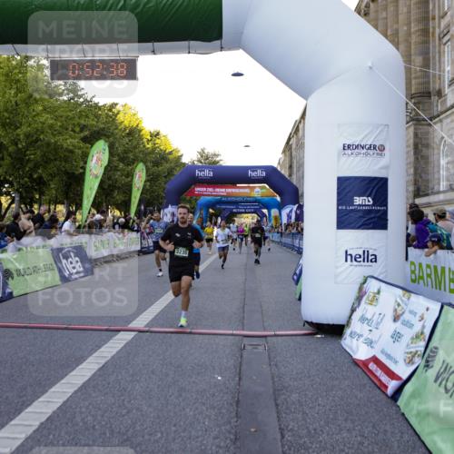 01.09.2024 - BARMER Alsterlauf Kathrin Stürmer Photography http://msf.ph/oto/6969670 01.09.2024 09:52:36 Ziel 2583, 2607, 2735, 2737, 2778, 2880, 3279, 3507, 3635, 3778, 3823, 3843, 4248, 4288, 4427, 4712, 4741, 4986, 5187, 5234, 8028, 8066, 2188, 2453, 3037, 3235, 3716, 3720, 3858, 4077, 4200, 4658, 4864, 4933, 5086, 5236, 8095, 8098, 8269 meine-sportfotos.de